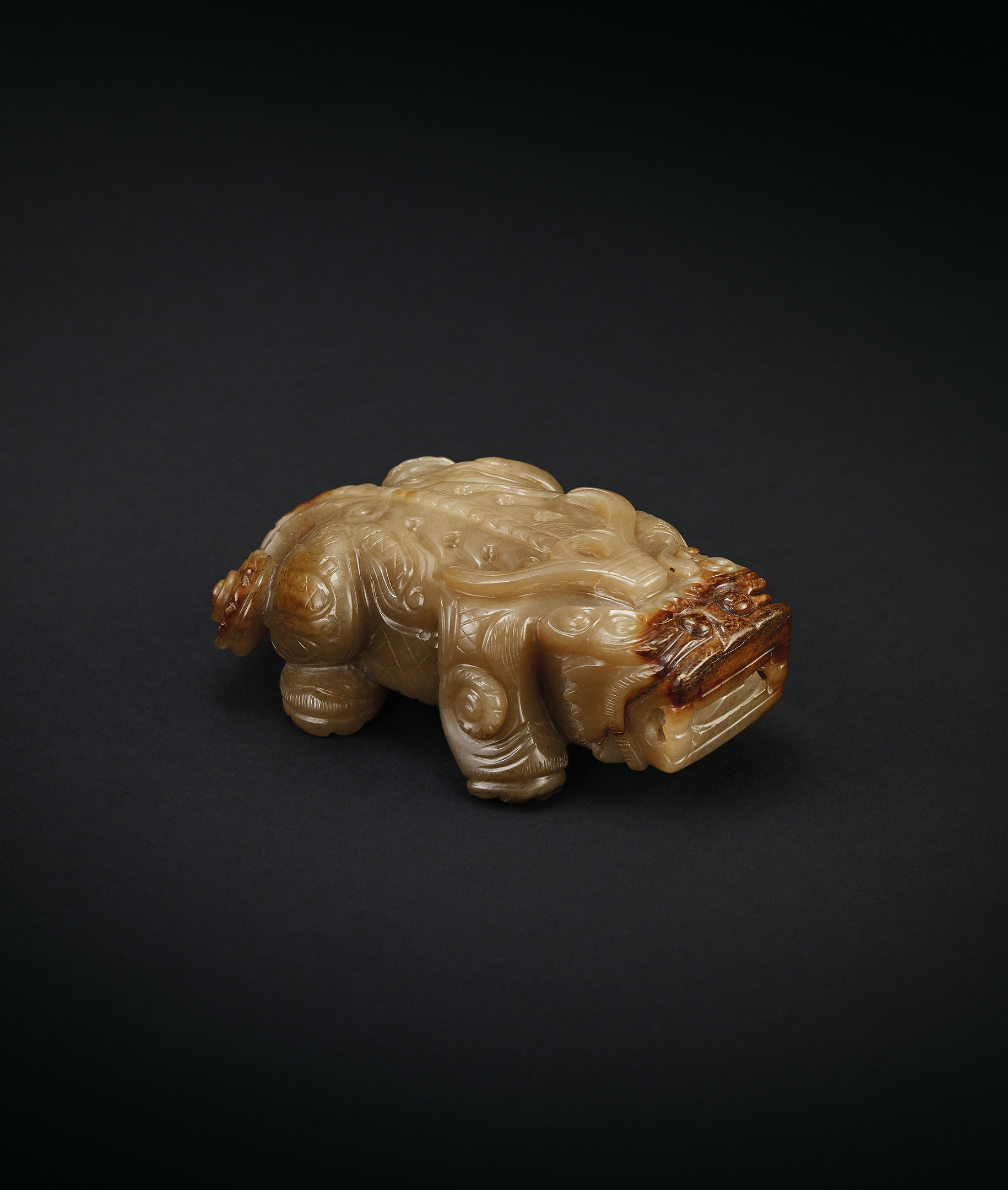 青黃玉辟邪紙鎮-宇珍國際藝術| Yu Jen Taipei重要中國瓷雜工藝精品編號676