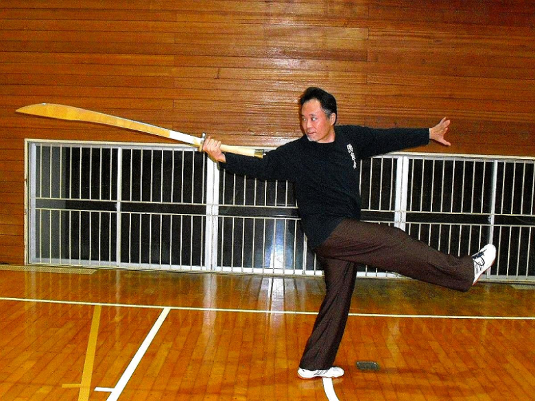 中国武器術の種類（太極剣、太極刀、槍、棍）｜福岡伝統太極拳 湧泉会