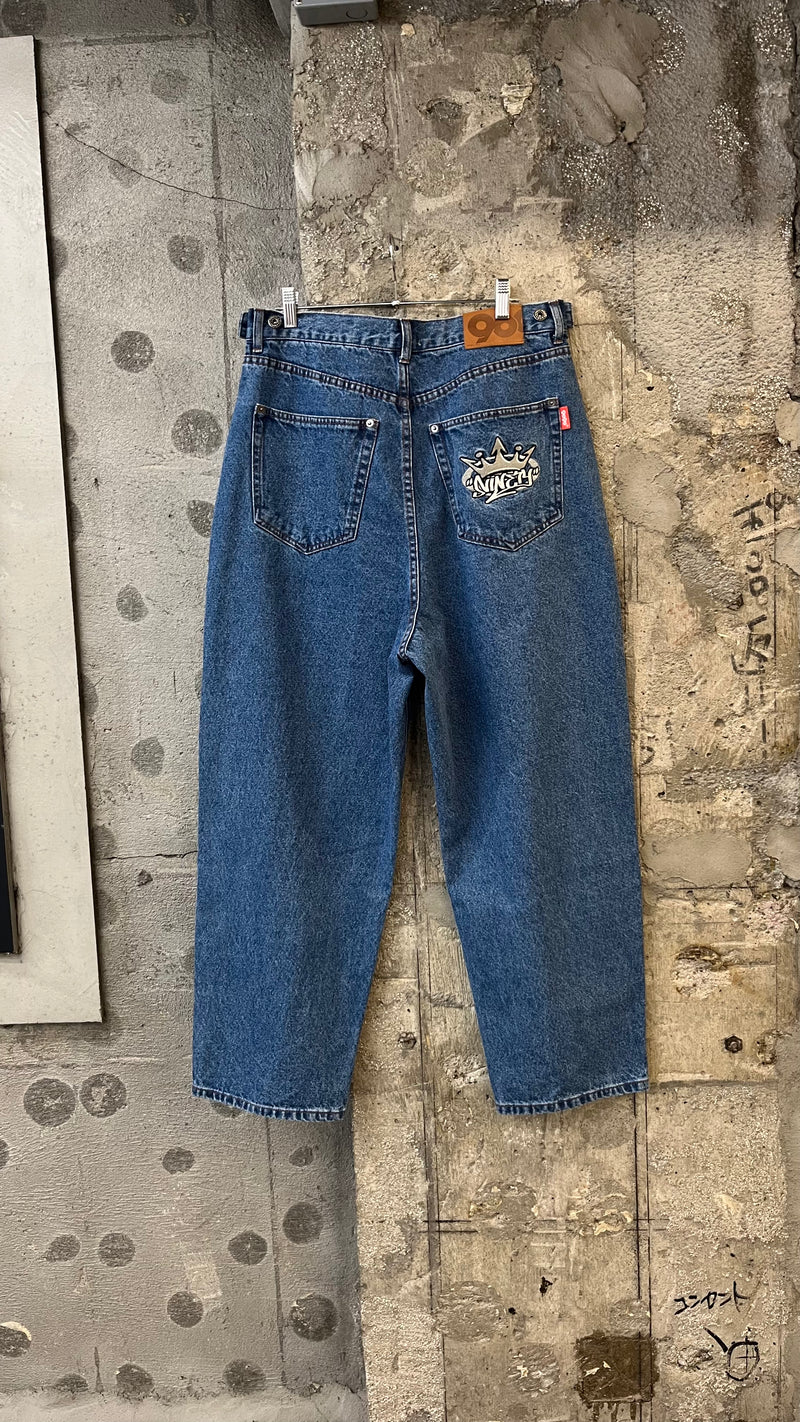 King Logo Wide Tuck Denim Pants – YZ