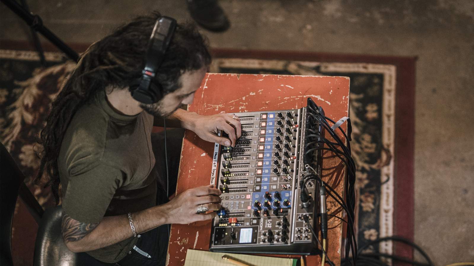 LiveTrak L-12 | ZOOM