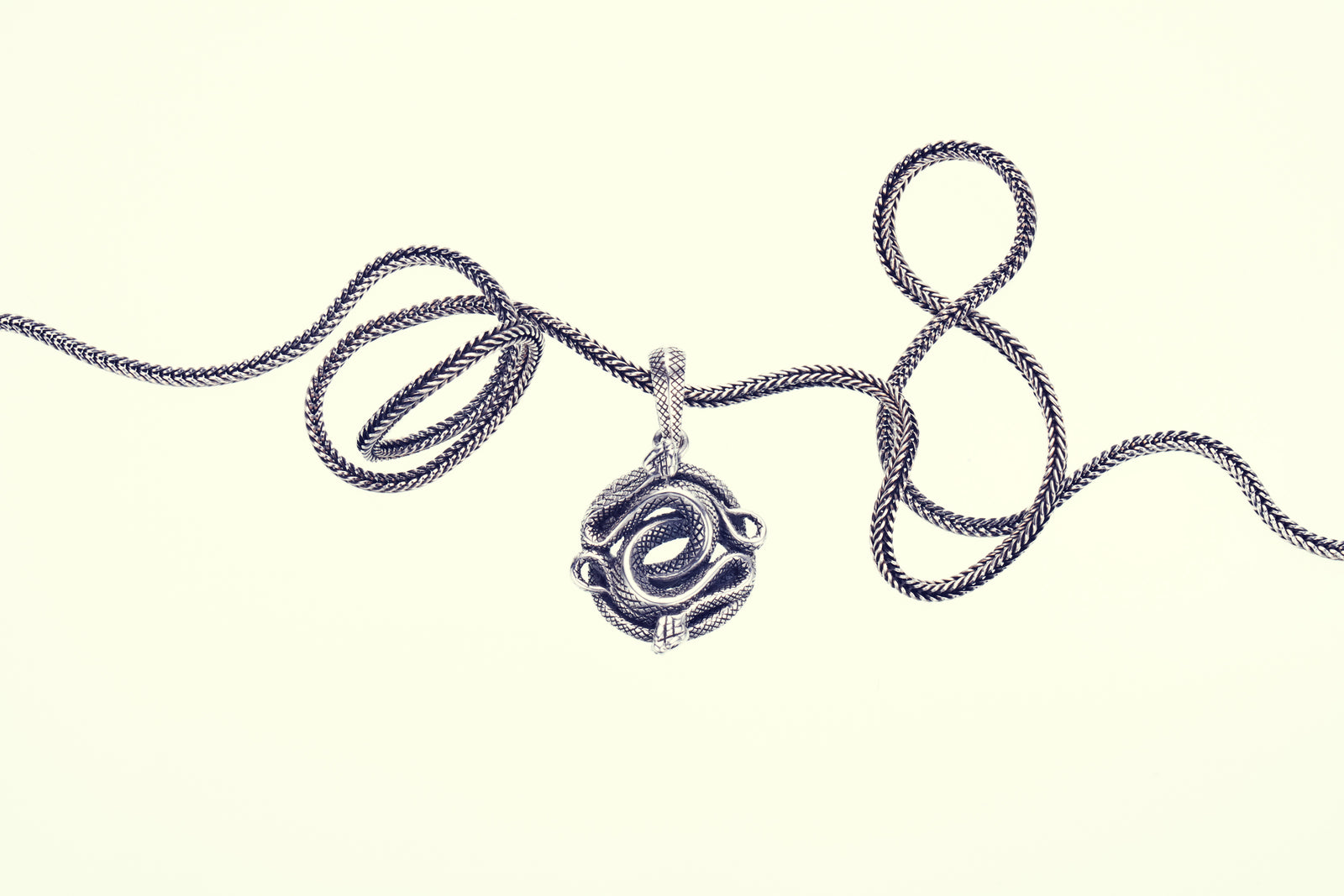 Double Snake Pendant｜ダブルスネーク・ペンダント – ZOCALO JAPAN
