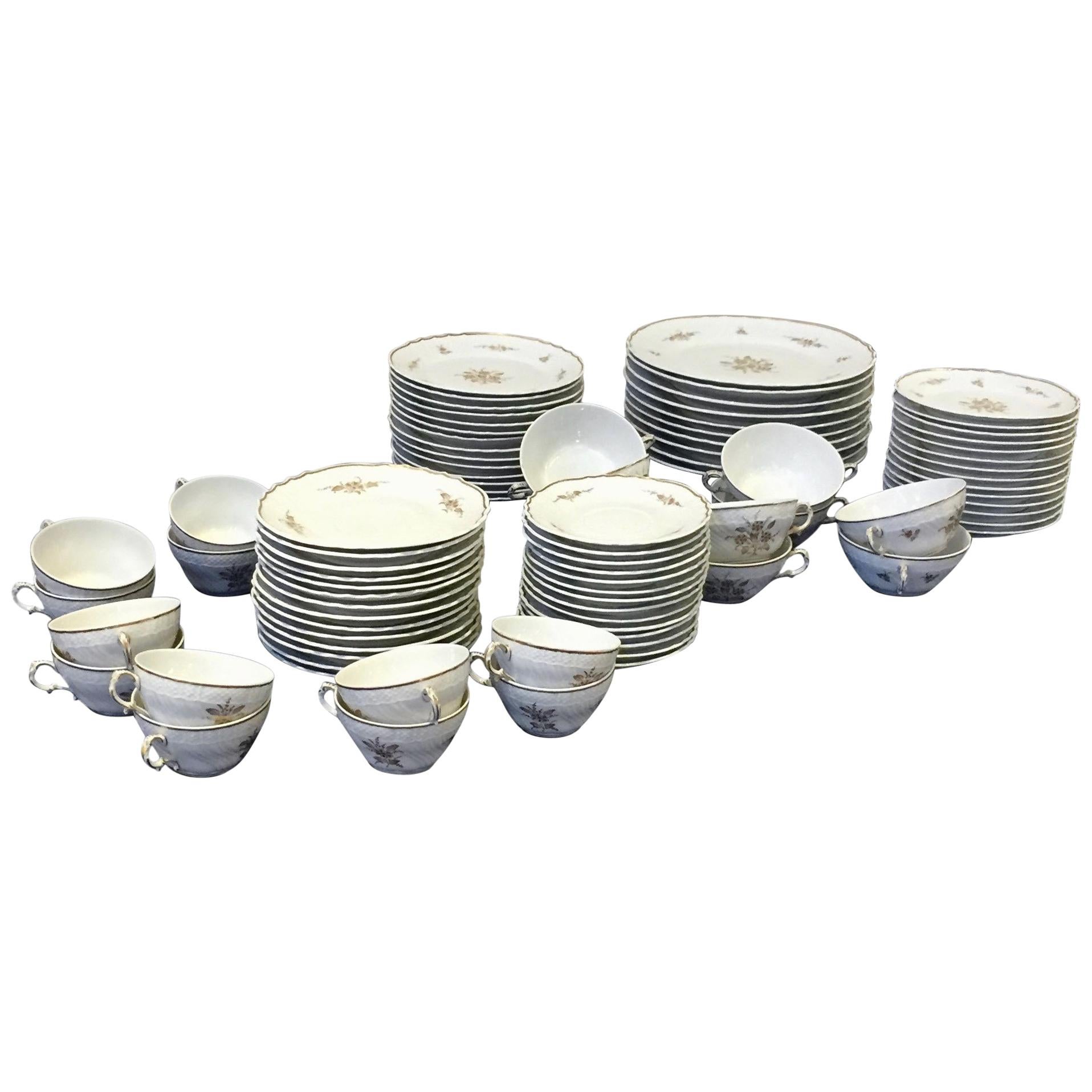 Richard Ginori Set of China in the Verona Pattern at 1stDibs