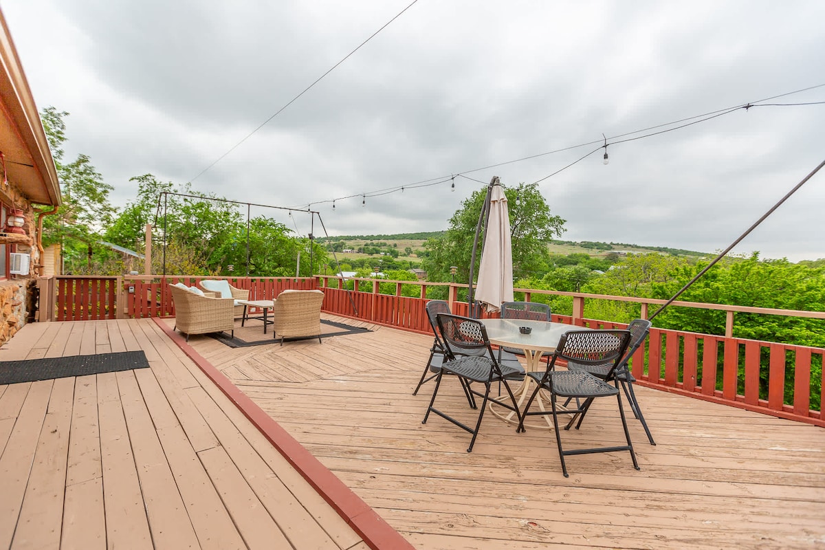 The Lodge at Triple Z - Cabins for Rent in Medicine Park, Oklahoma
