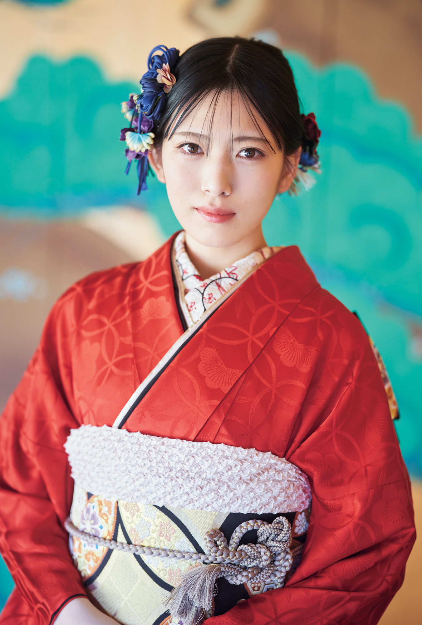 櫻坂46 村山美羽、荘厳な神社で力強く美しい振袖姿披露!! | ACTRESS PRESS
