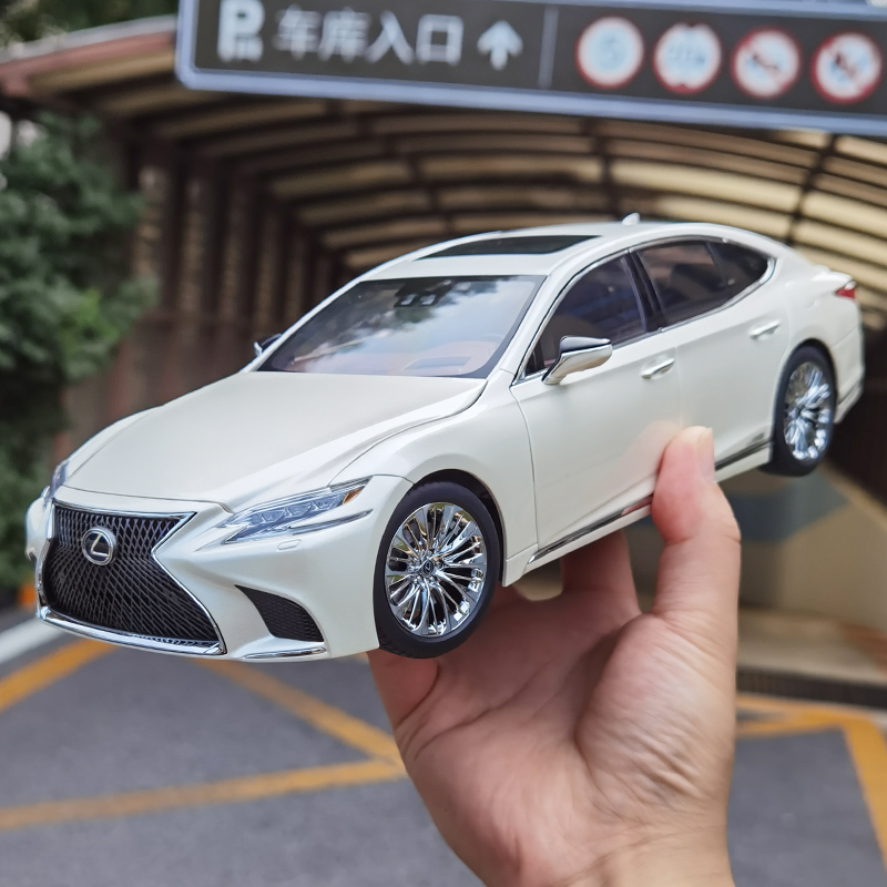 AUTOart 1:18 LEXUS LS500h sedan Car Model LS500 Personal