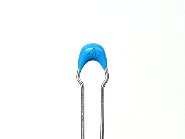 積層セラミックコンデンサー 470pF50V C0G 2.54mm: 受動部品 秋月電子