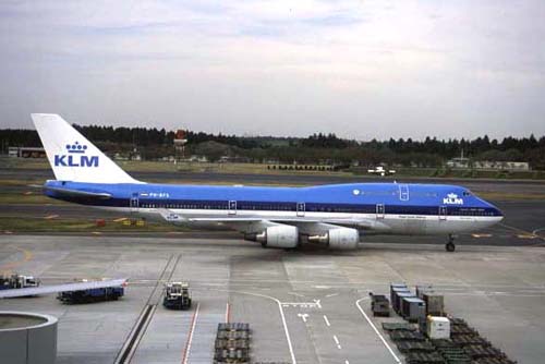 KLMオランダ航空 旧塗装 B747-406M PH-BFS 成田空港 2003年4月19日
