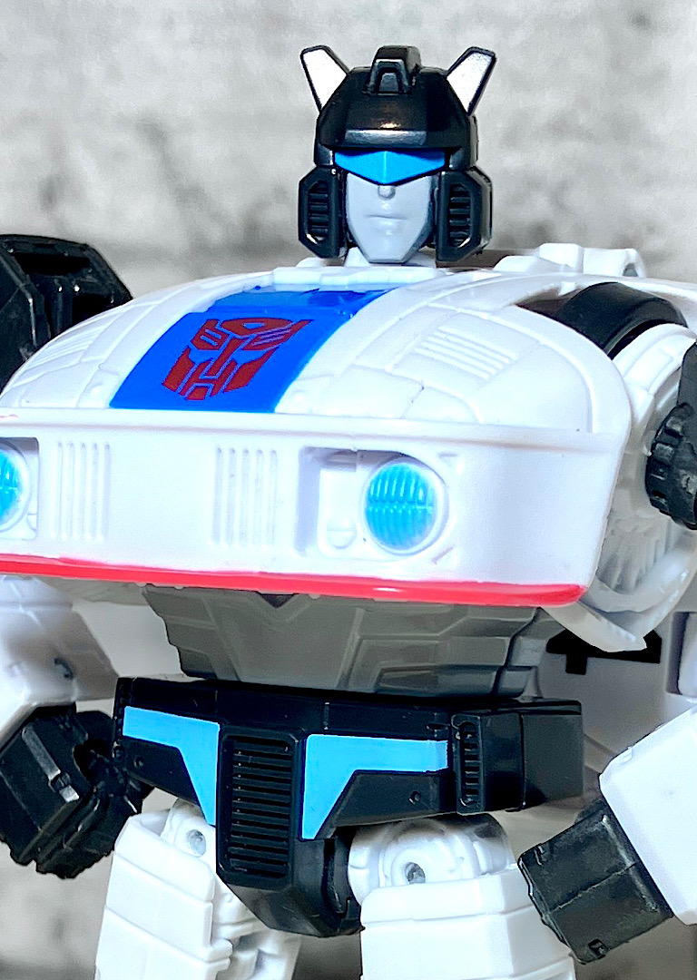 トランスフォーマーレガシーユナイテッド オートボットスタンド