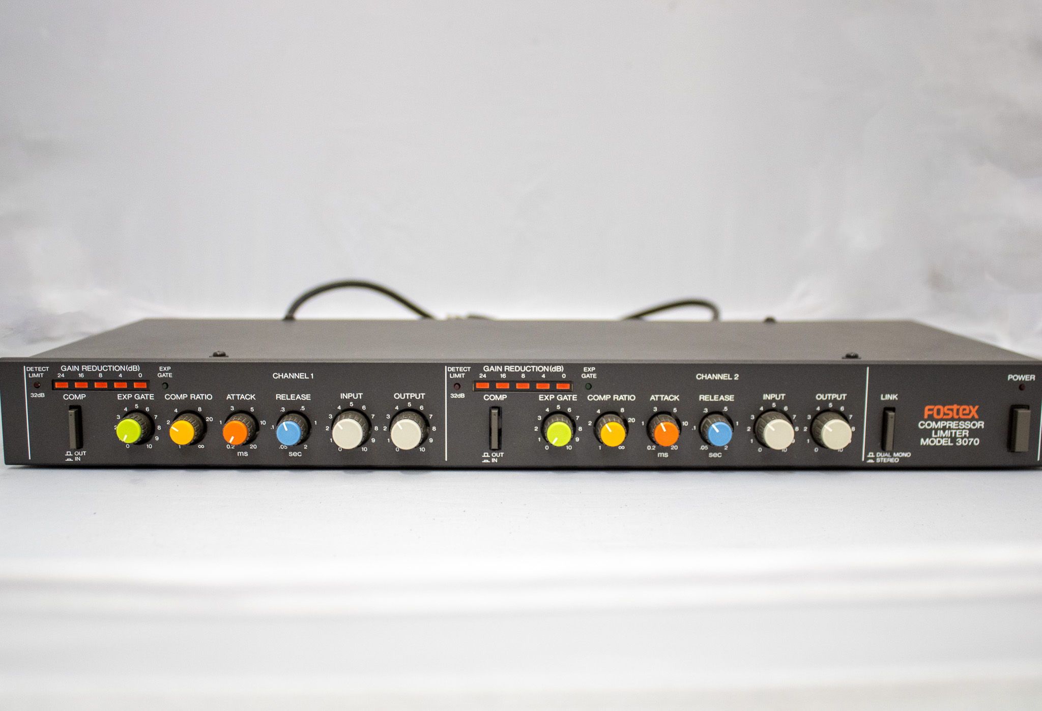 Fostex 3070 compressor/limiter - AMP Lab