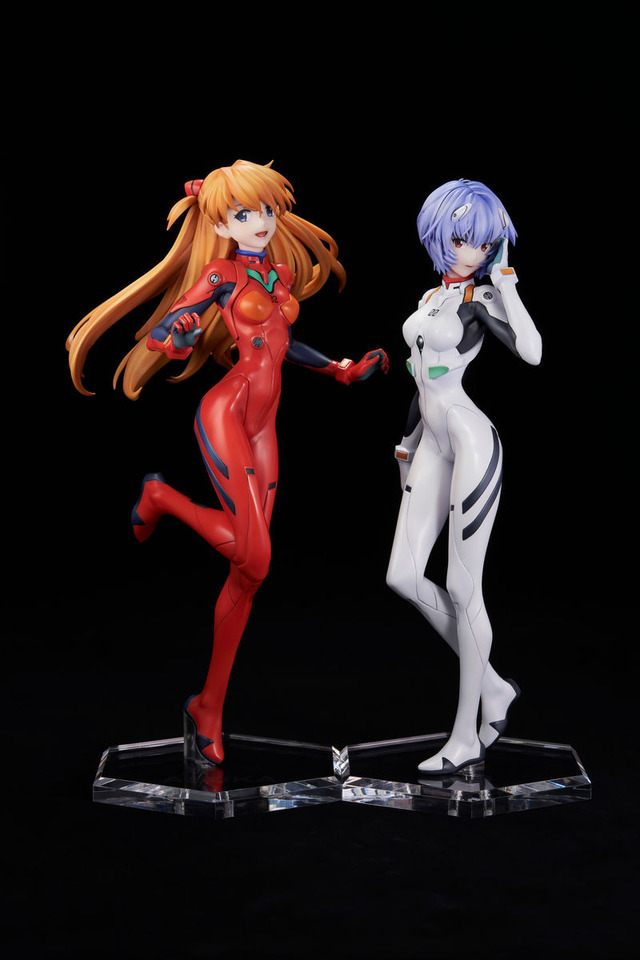 綾波レイ＆惣流・アスカ・ラングレー、「貞本エヴァ」愛蔵版のカバー
