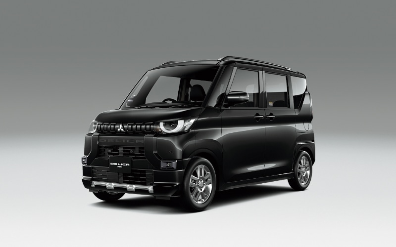 三菱自動車、「デリカミニ」成約者に「黒デリ丸。」「白デリ丸。」を