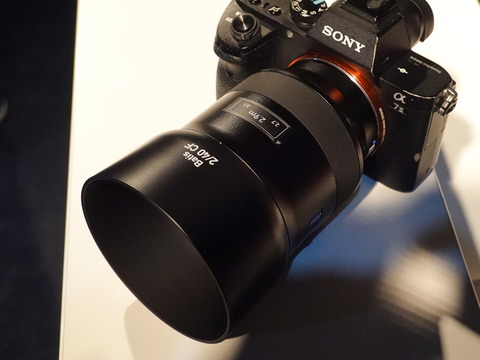 フォトキナ】ZEISSの35mmフルサイズ機「ZX1」詳報 - デジカメ Watch