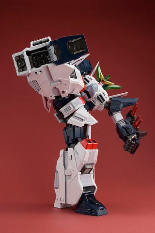 ロボットから戦艦への“形態変化”も再現可能！ フィギュア「AMAKUNI機神
