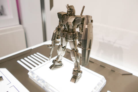 ガンプラ40周年記念“ガンダリウム合金”モデル、PG上位モデルなど