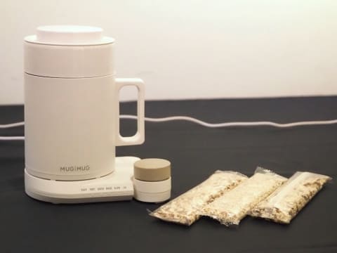 伊藤園が初の家電 麦ごはん20分でできるマグカップ炊飯器 - 家電 Watch