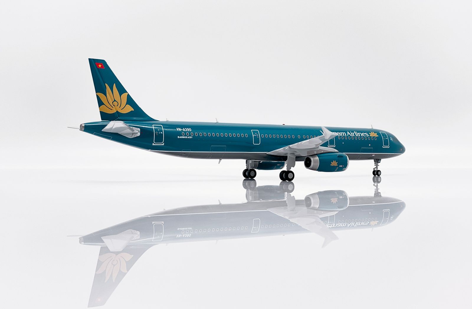 Jcwings ベトナム航空 A321 VN-A390 1/200 LH2421 - メルカリ