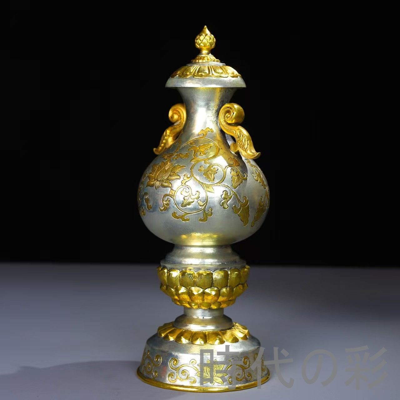 中国古美術 鍍金銅瓶 手彫り鏨刻 描金 純銅製 花器 床の間飾り 伝統