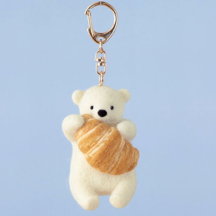 クロワッサンを持ったシロクマのキーホルダー 手作りキット フェルト