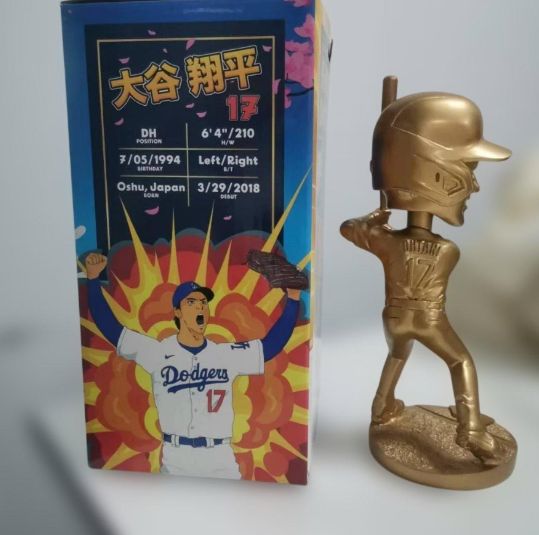 大谷翔平 ボブルヘッド ゴールド ドジャース会員 限定 激レア - メルカリ