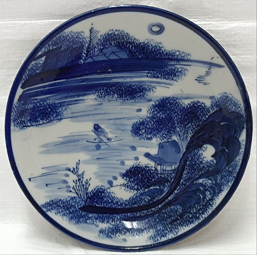 骨董 伊万里焼 古伊万里 銘：明治年製 染付風景画お皿・飾り皿 2枚