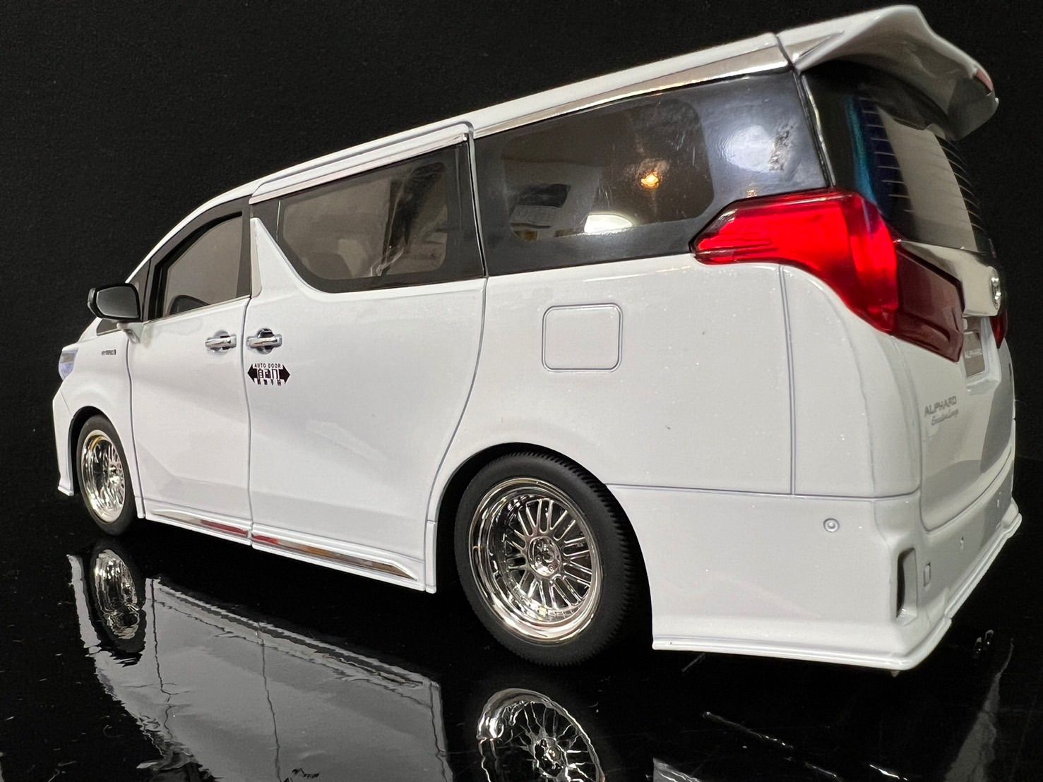 トヨタ TOYOTA アルファード 1/18 ミニカー ホワイト H171 - メルカリ