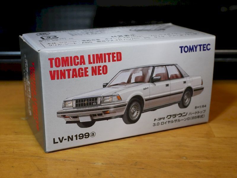 トミカリミテッドヴィンテージネオ☆LV-N199a トヨタ クラウン ハード