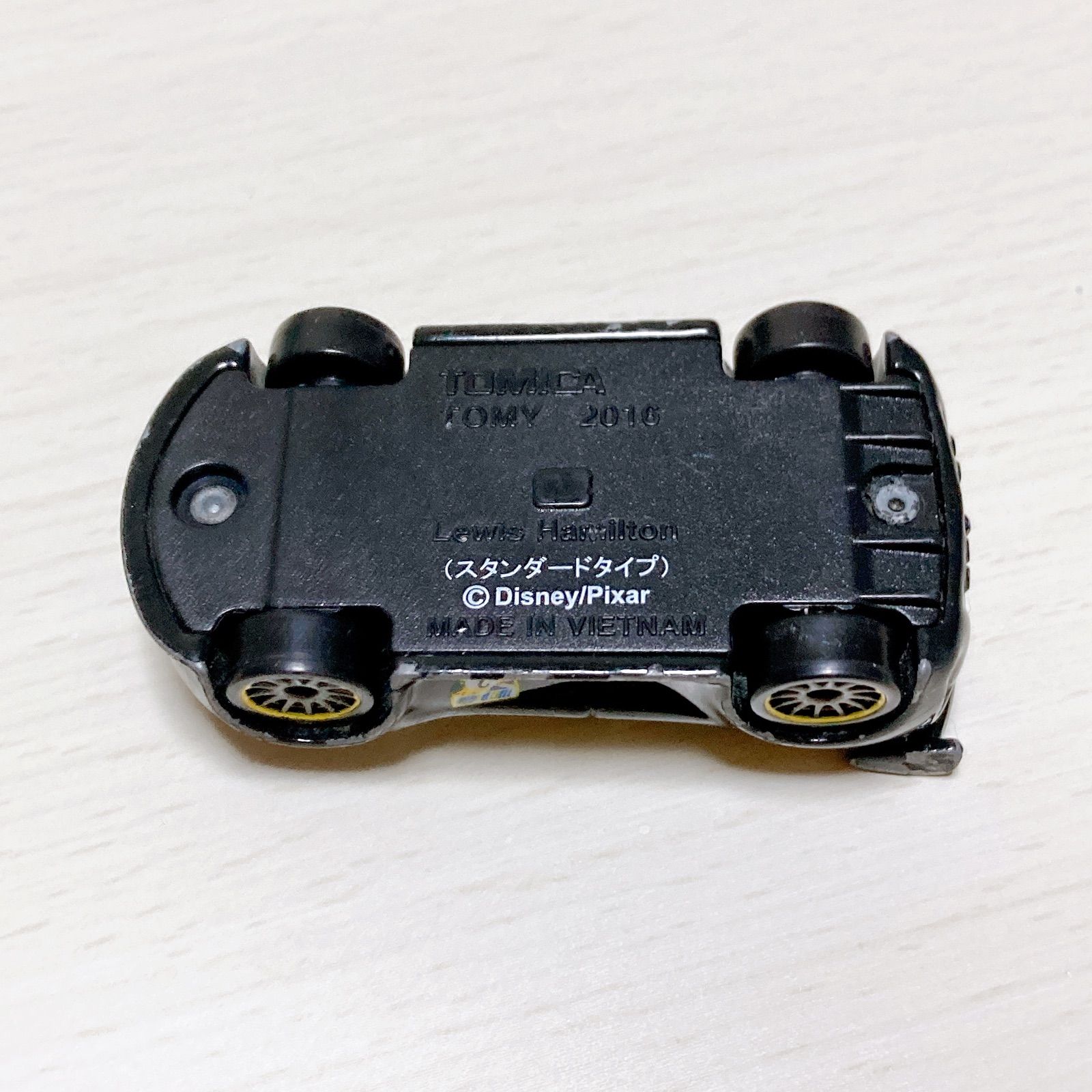 トミカ カーズ ルイス・ハミルトン C-26 スタンダードタイプ - メルカリ
