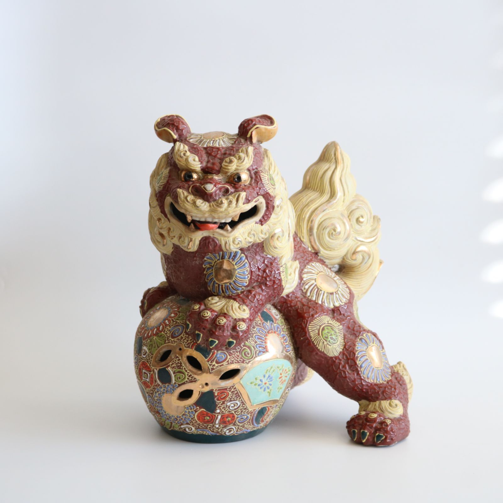 美品 九谷焼 シーサー 沖縄 琉球 狛犬 獅子 玉乗り獅子 狂犬 陶器製