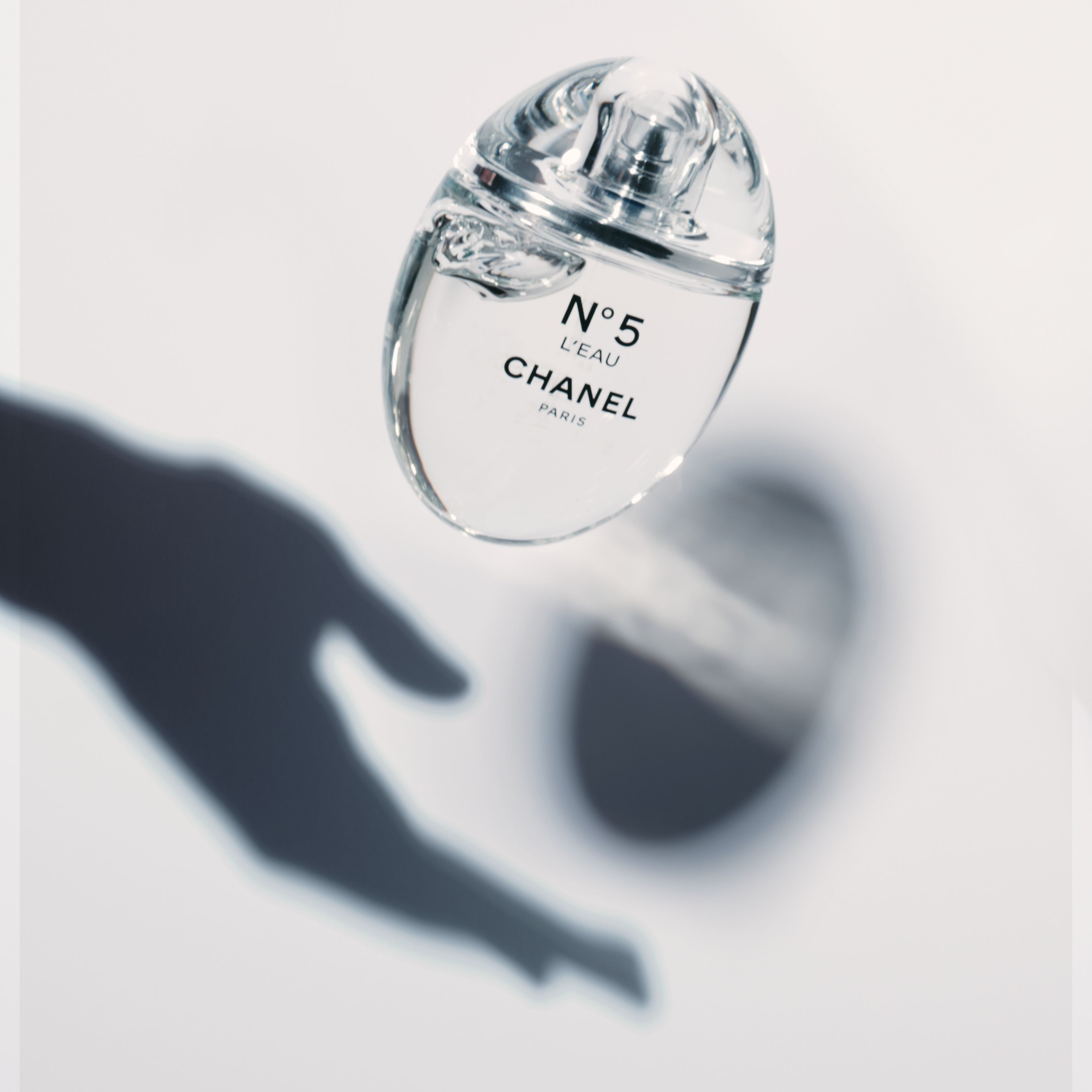 Chanel's New No. 5 L'Eau Drop Bottle Was Inspired By Marilyn