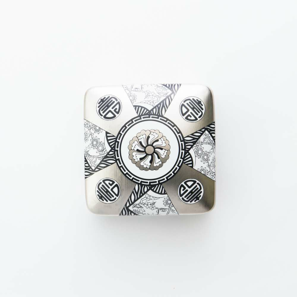 JAPAN SNOW 三段重 丸紋寿 吉祥文様 木箱入 – ARITA PORCELAIN LAB