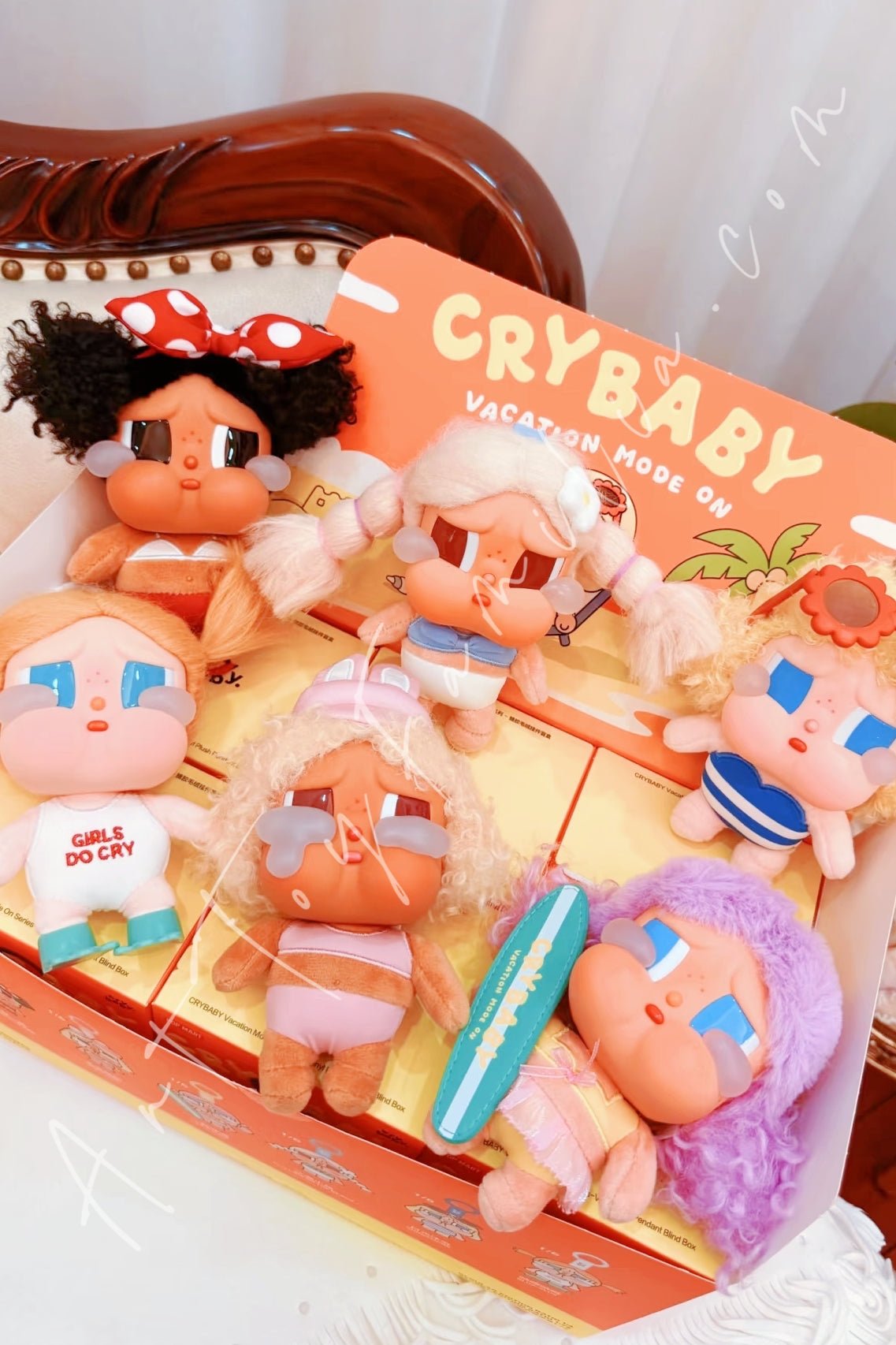 Crybaby Vacation Mode On Series Vinyl Plush Pendant | POP MART