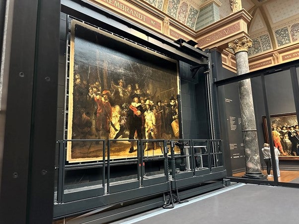 レンブラント《夜警》は展示しながら修復中！ オランダの