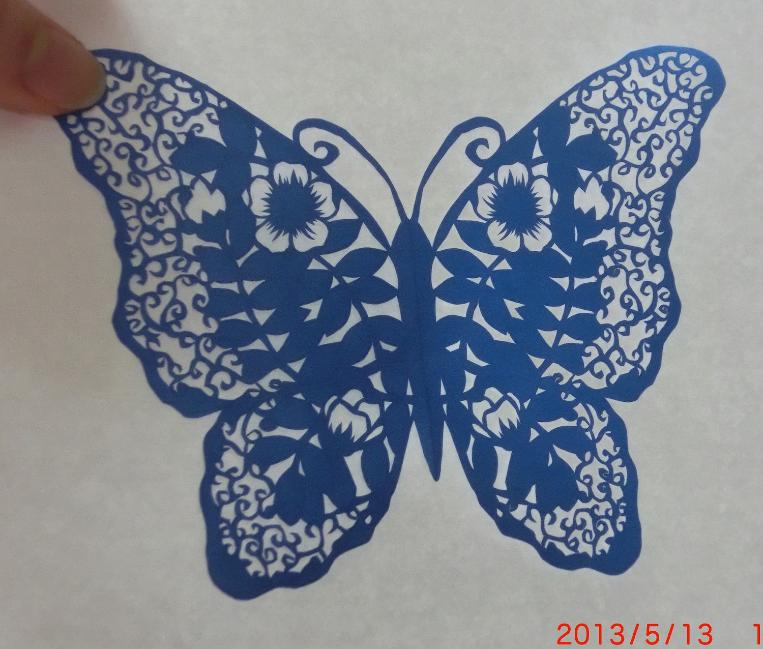 蝶の切り絵①の作り方 手順｜4｜その他｜紙小物・ステーショナリー
