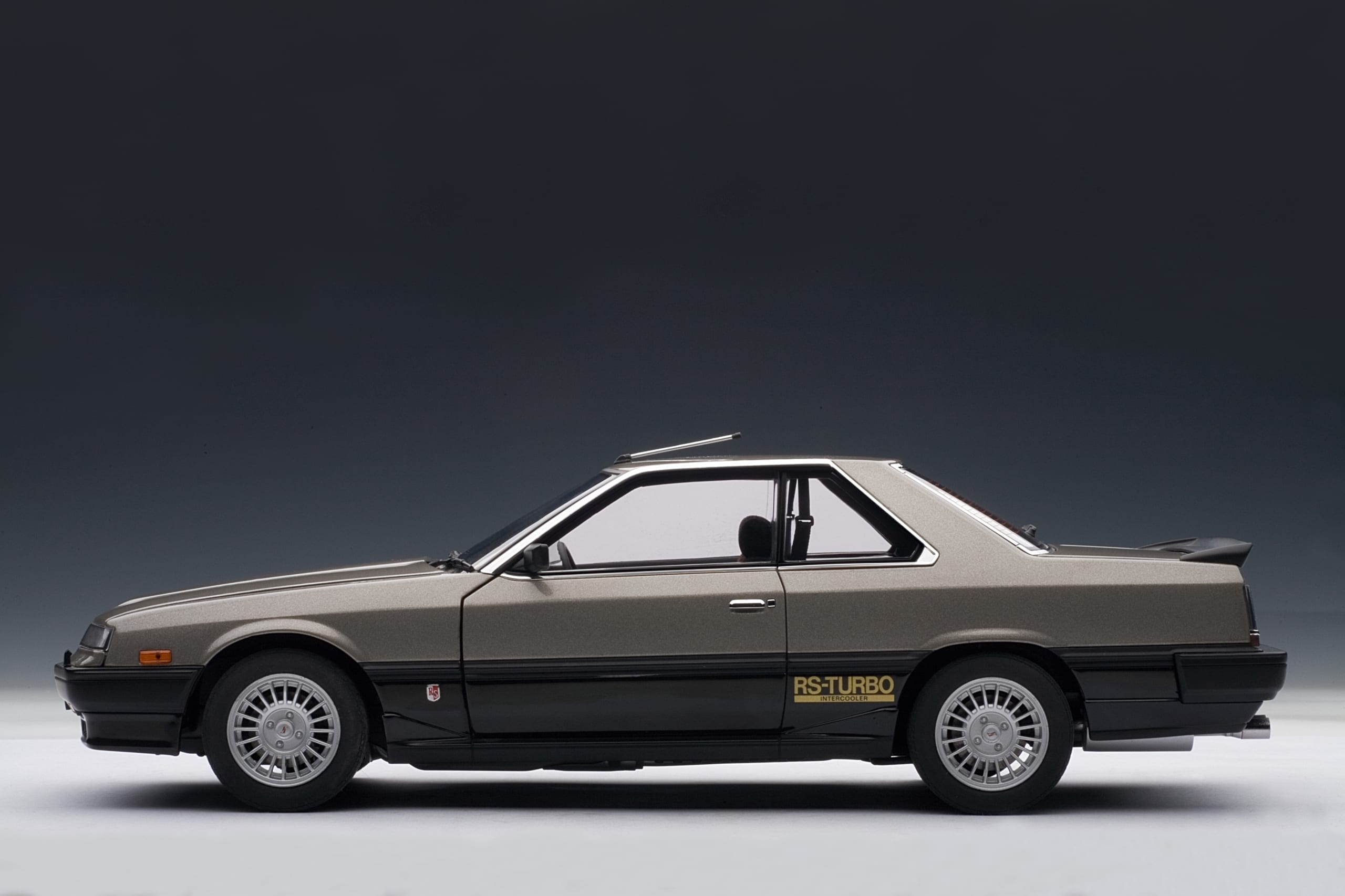 Nissan Skyline Hardtop 2000 Turbo Intercooler RS-X (DR30