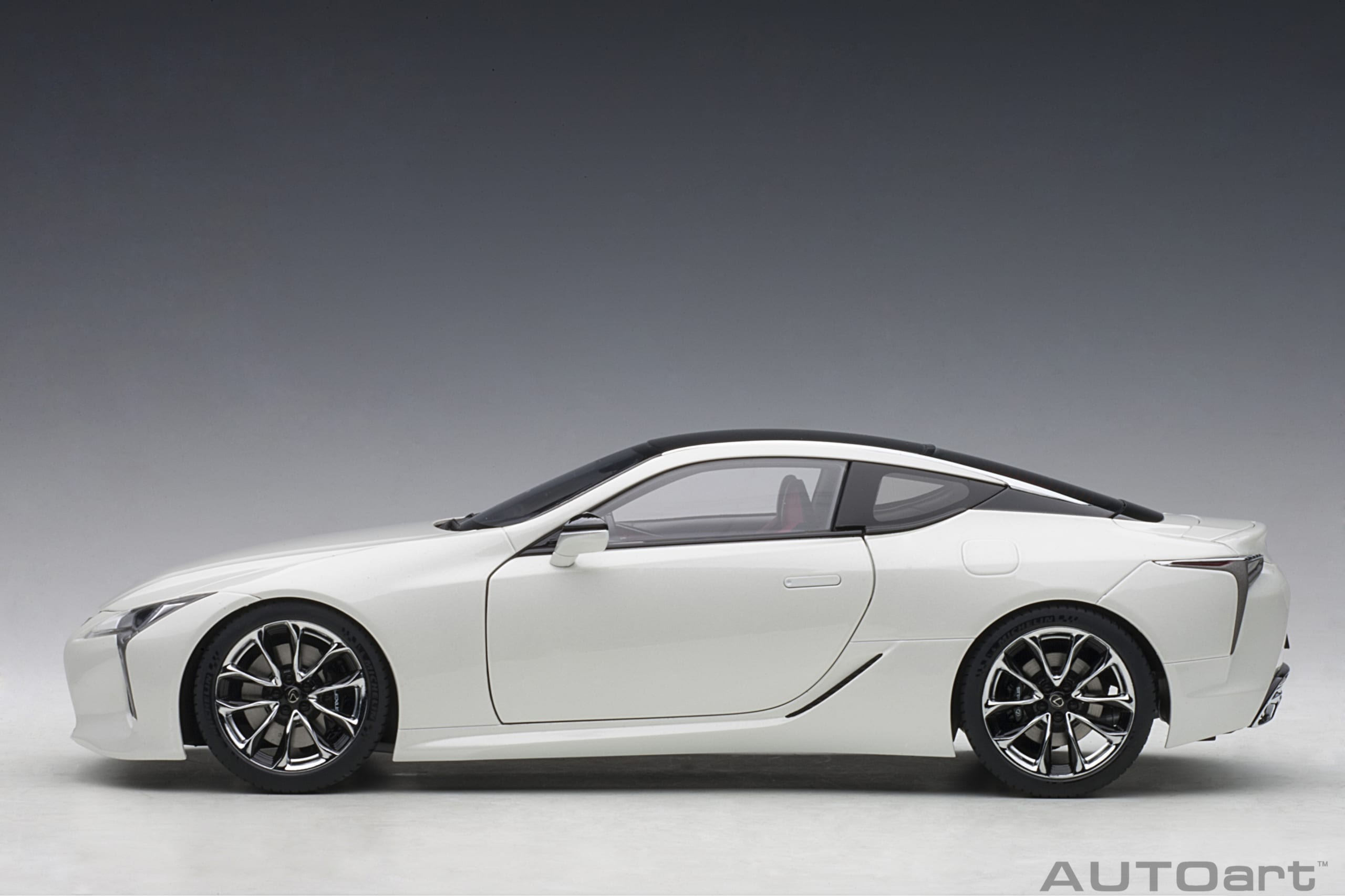 Lexus LC 500 (F White Metallic/Dark Rose interior) | AUTOart