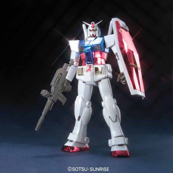 MG 1/100 RX-78-2 ガンダム Ver.2.0 チタニウムフィニッシュ
