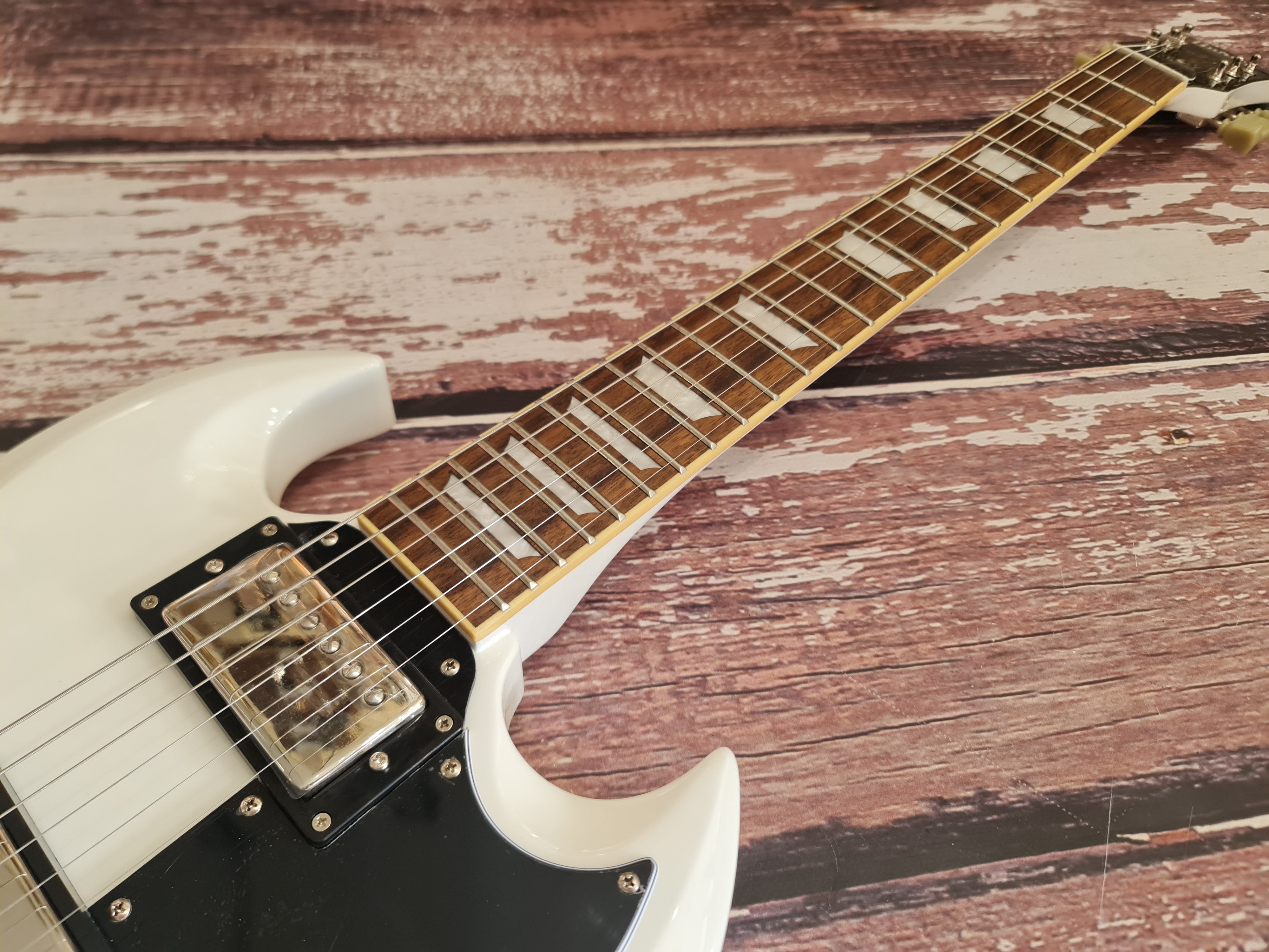 Burny RSG 60/63 Snow White – Badlands Guitars Limited