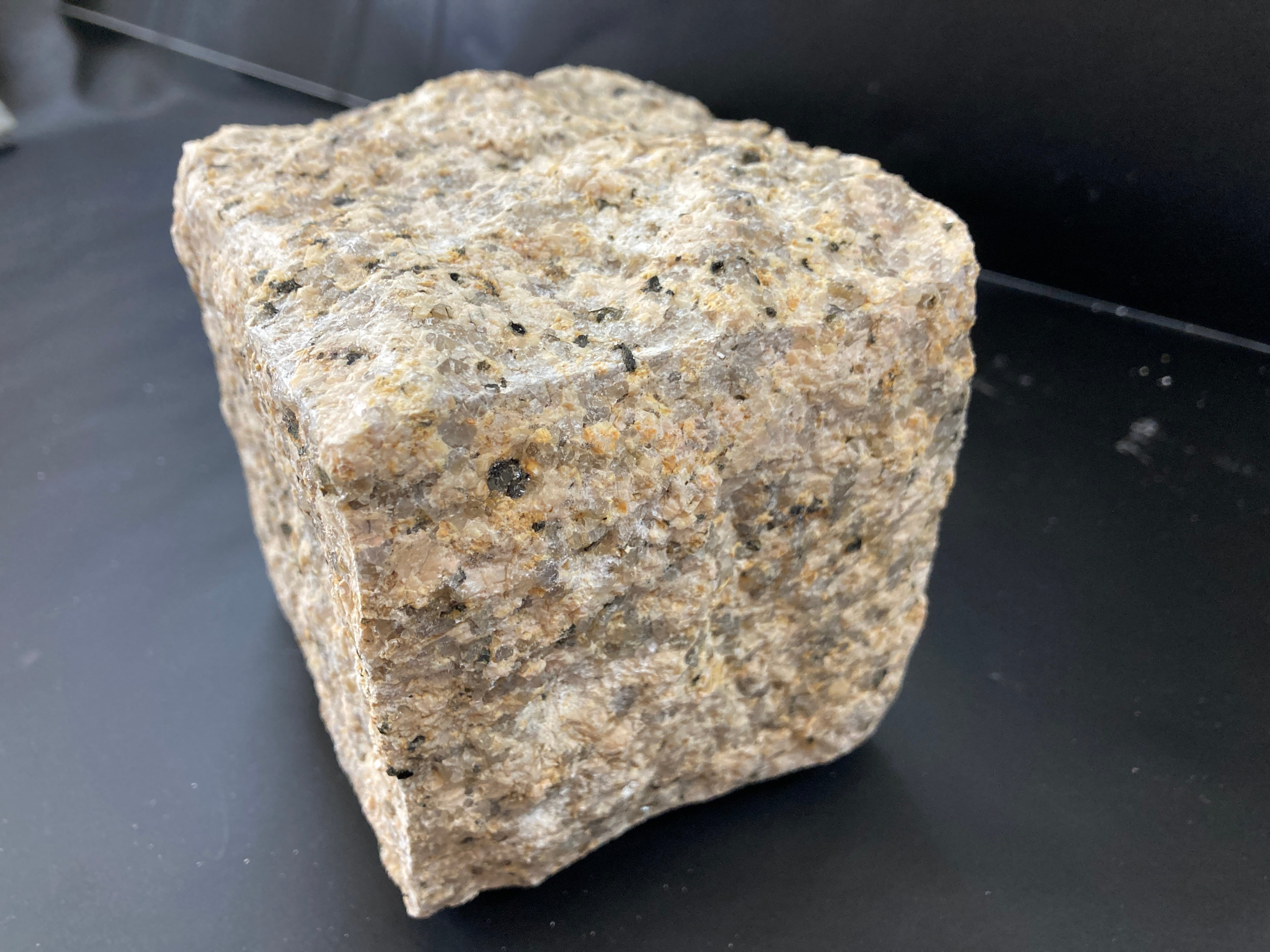 ベトナム産 1丁掛けピンコロ(錆) 9×9×9/㎝ 1箱(500ヶ入り) バラ売り