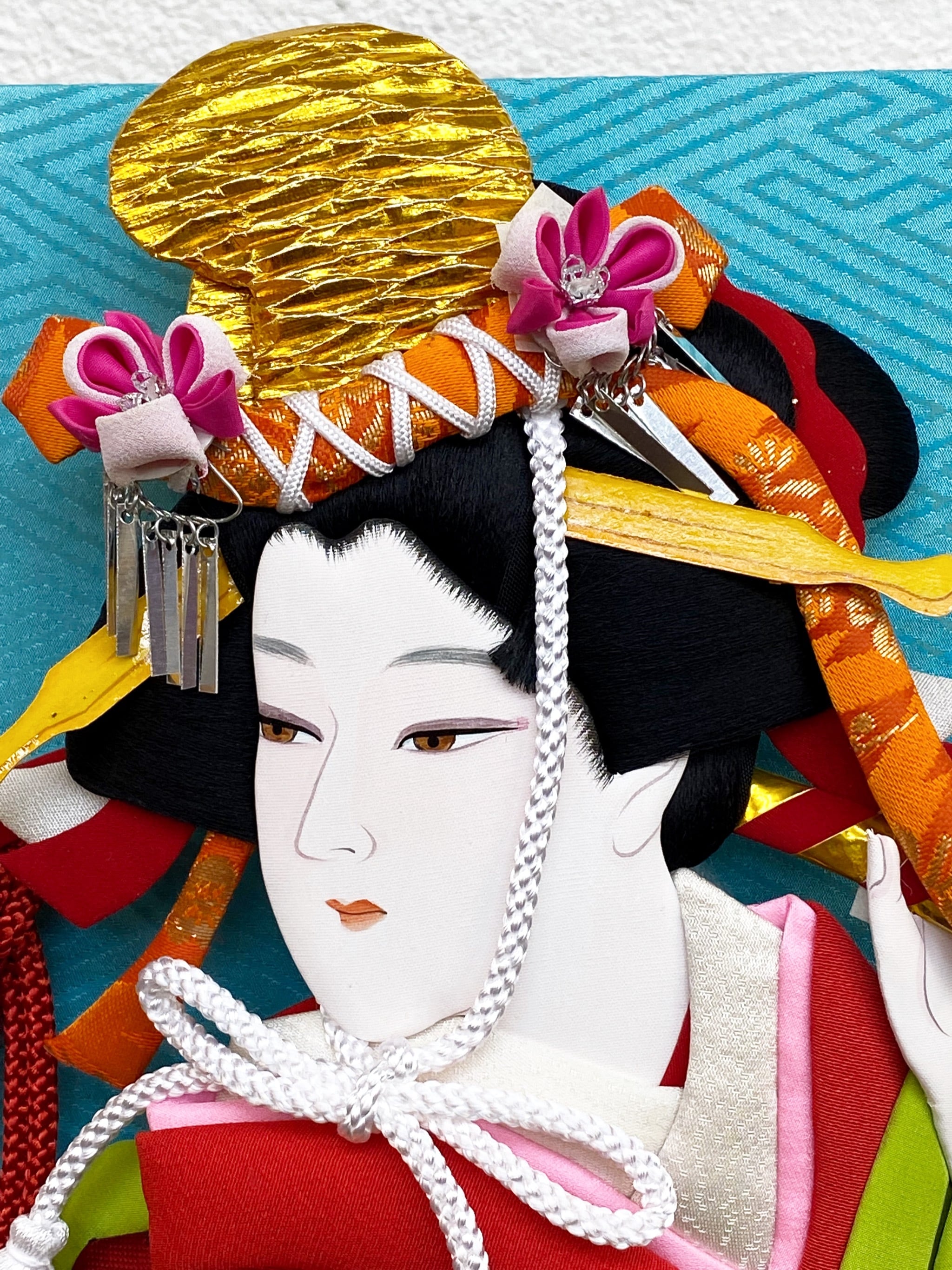 16号 江戸押絵羽子板 汐汲 正絹 手描き 羽子板立て台付き | 山本人形本店