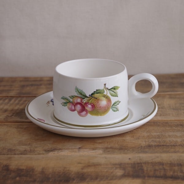 Wedgwood ウェッジウッド フルーツスプレー カップ ソーサー 白 陶器