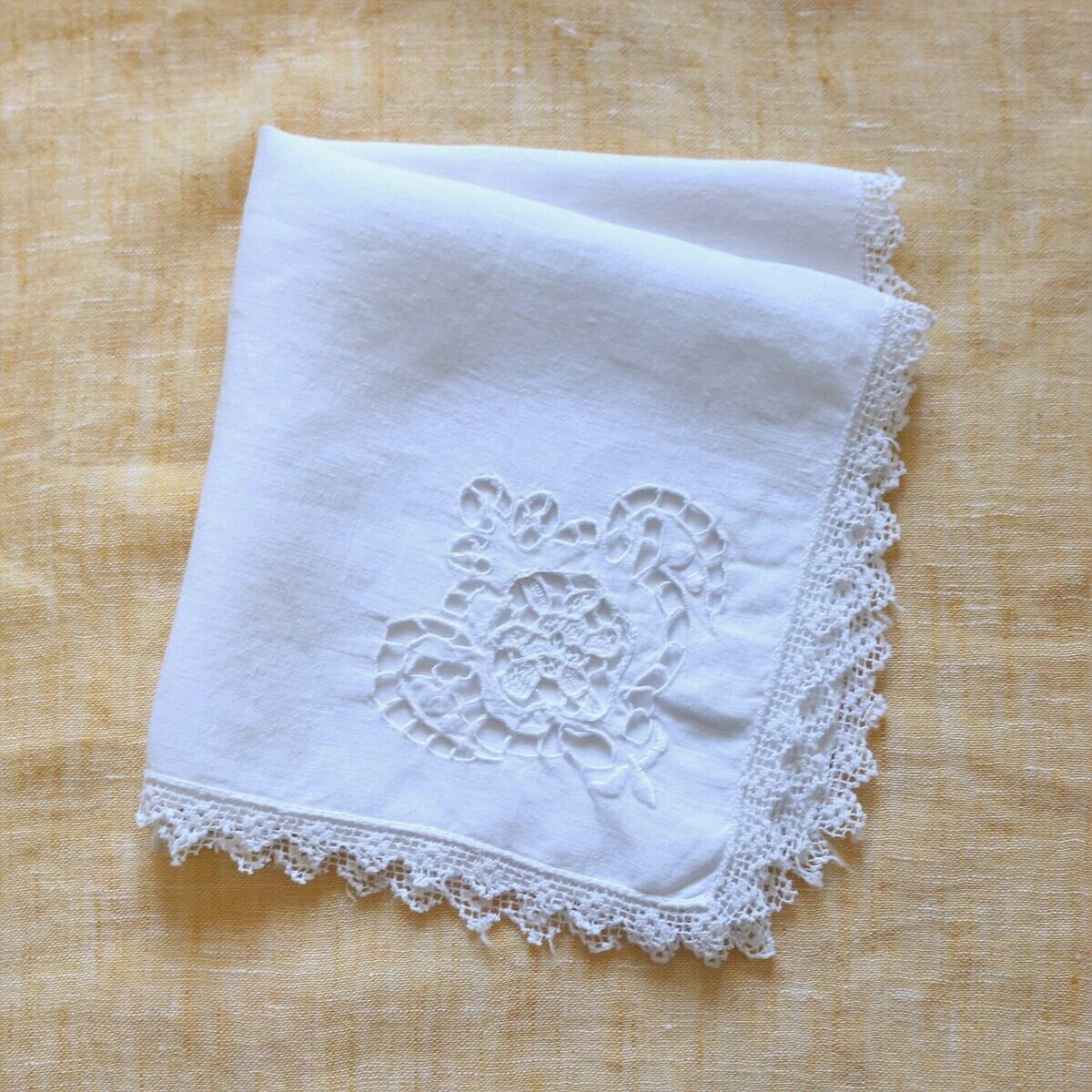 Vintage Embroidered Handkerchief 008・ヴィンテージ 刺繍ハンカチ