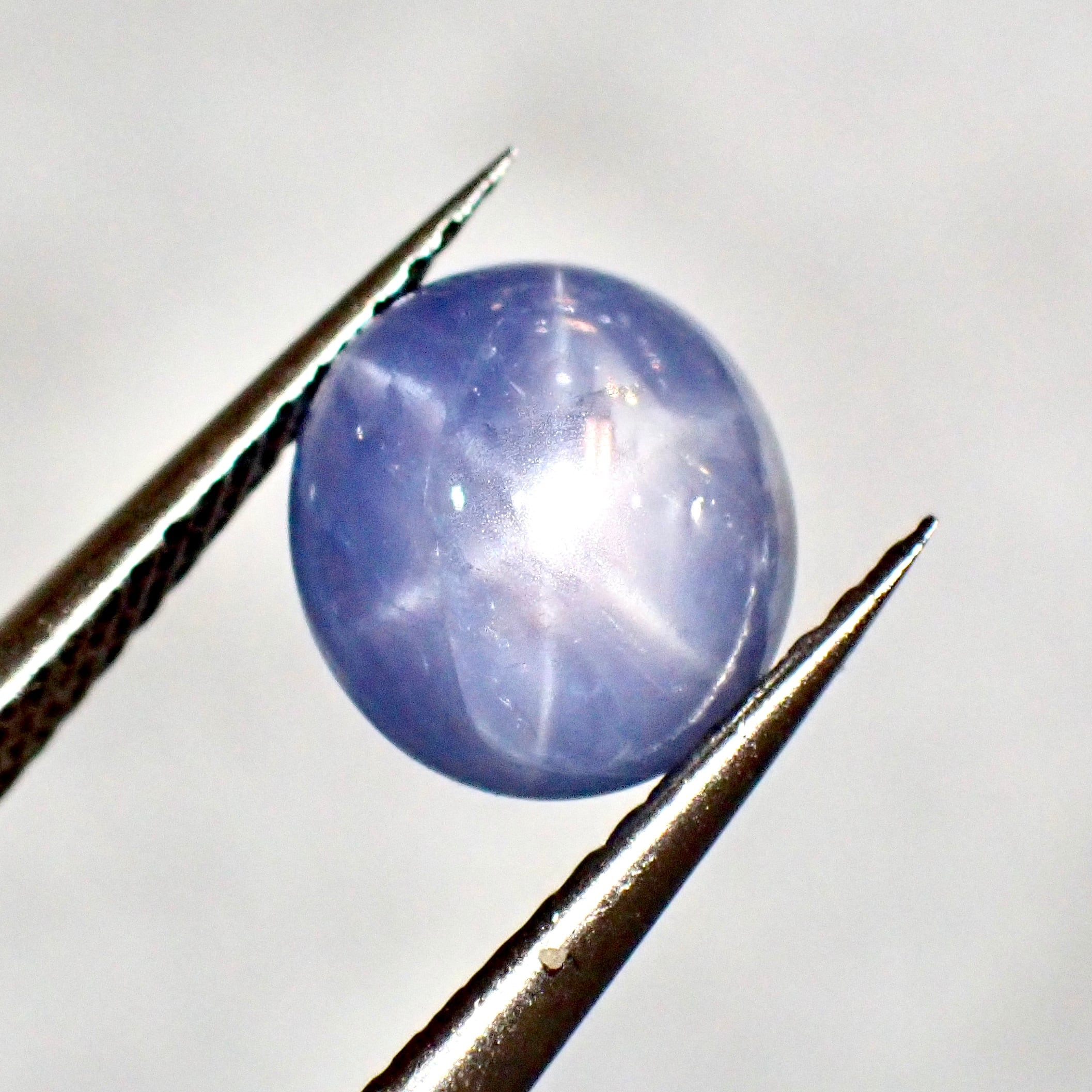 ミャンマー産 非加熱 スターサファイア ルース 1.75ct | きらめくペンギン