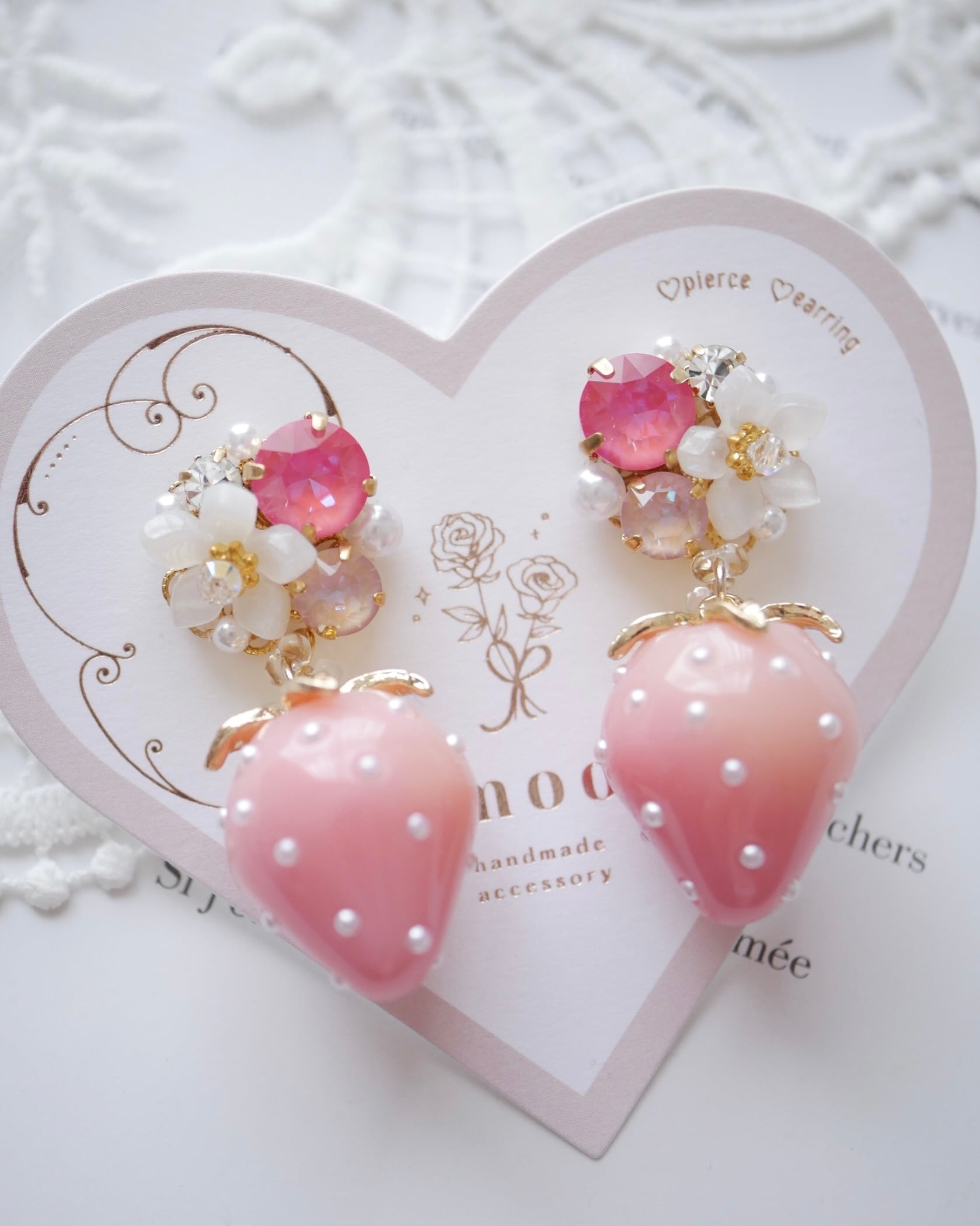 805 ストロベリーフラワービジューピアス/イヤリング | Amooo