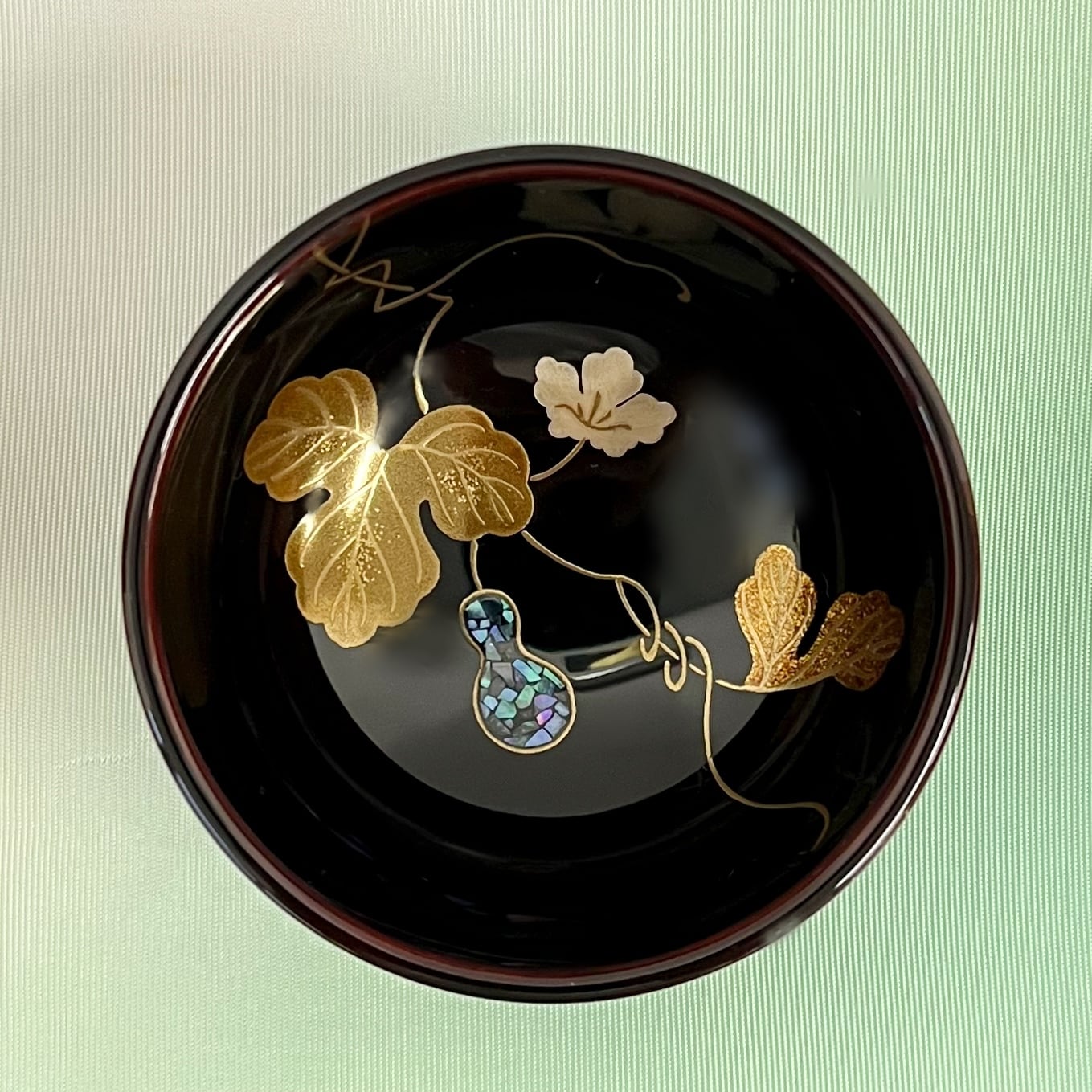 輪島塗】蒔絵 ぐい呑み「花瓢箪」（溜塗） | FEEL J Style