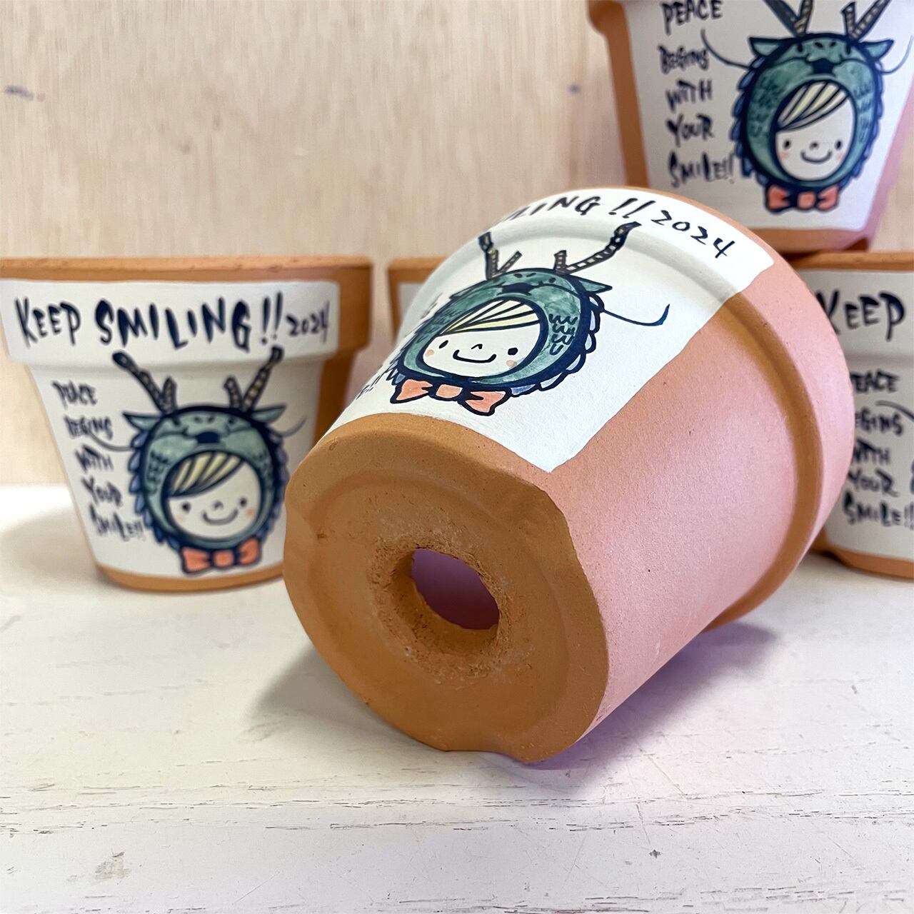 抽選販売【リメイク鉢】3号丸鉢 辰鉢 KEEP SMILINGシリーズ | naco:Re