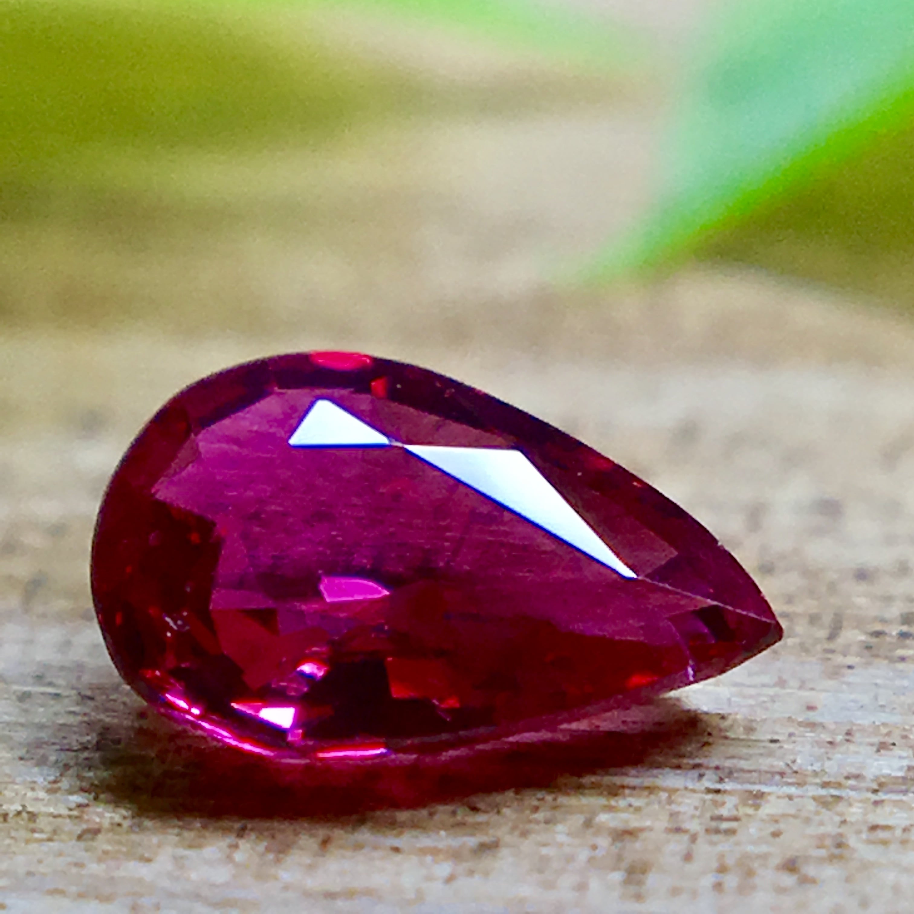 深い赤が美しい”宝石の女王” 0.27ct UP 天然 ルビー ルース