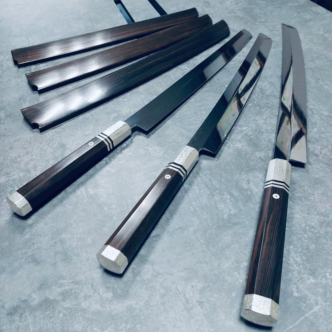 銀三本焼先丸 三鏡面 黒壇特注鞘・柄 450 | 照寿司 TERUZUSHI