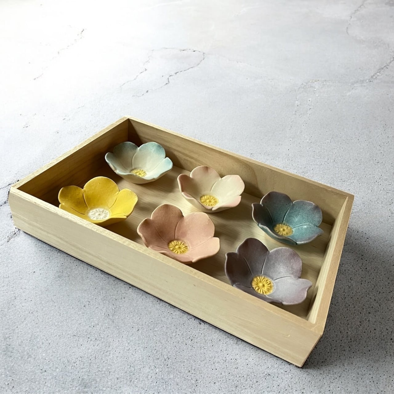 桐箱入】Flower 野の花々 花豆皿セット(幅7cm) | TSUNE;田中恒子の器