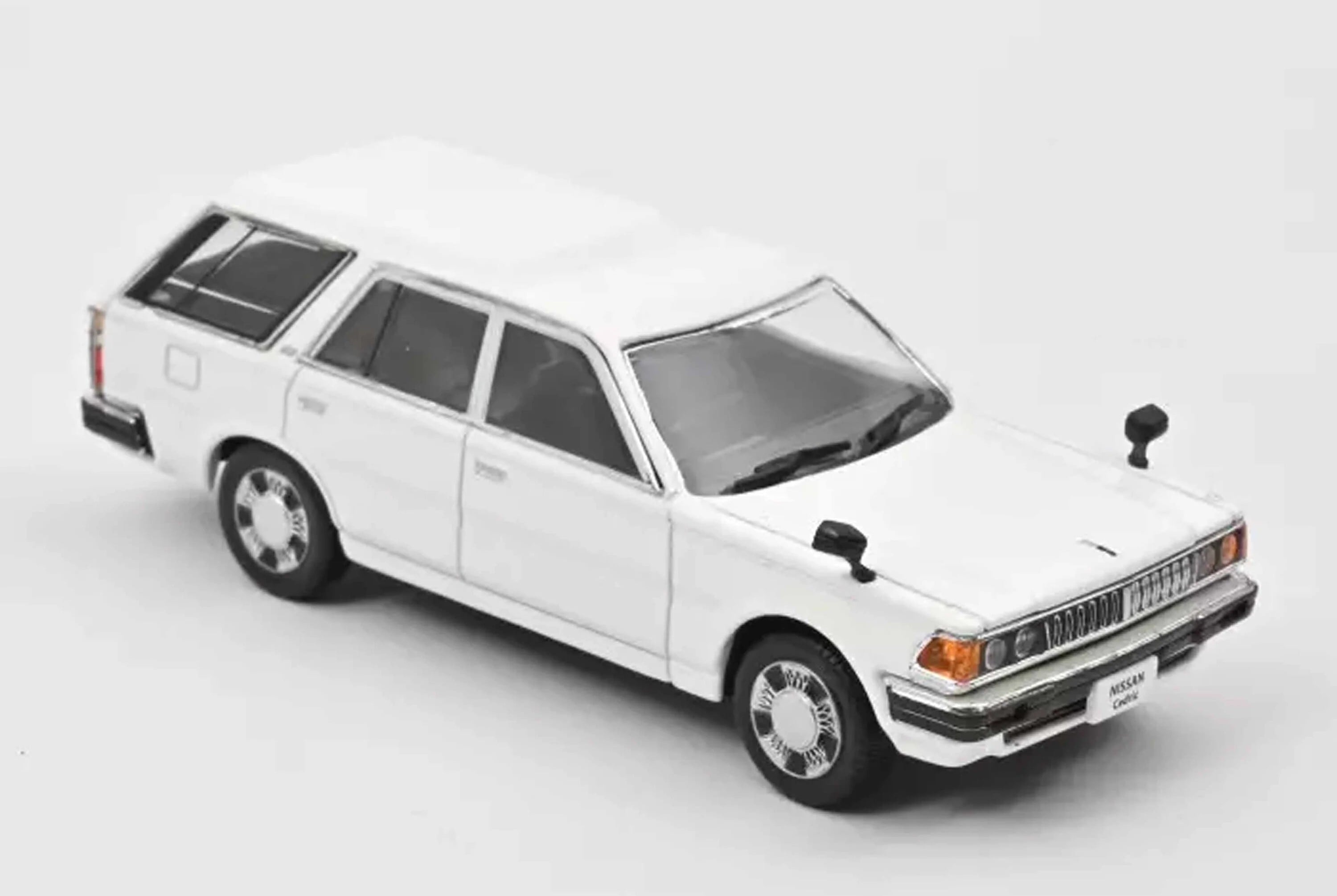 1/18 BMW 530Li ホワイト ダイキャスト製ミニカー | PAINZ SHOP パイン