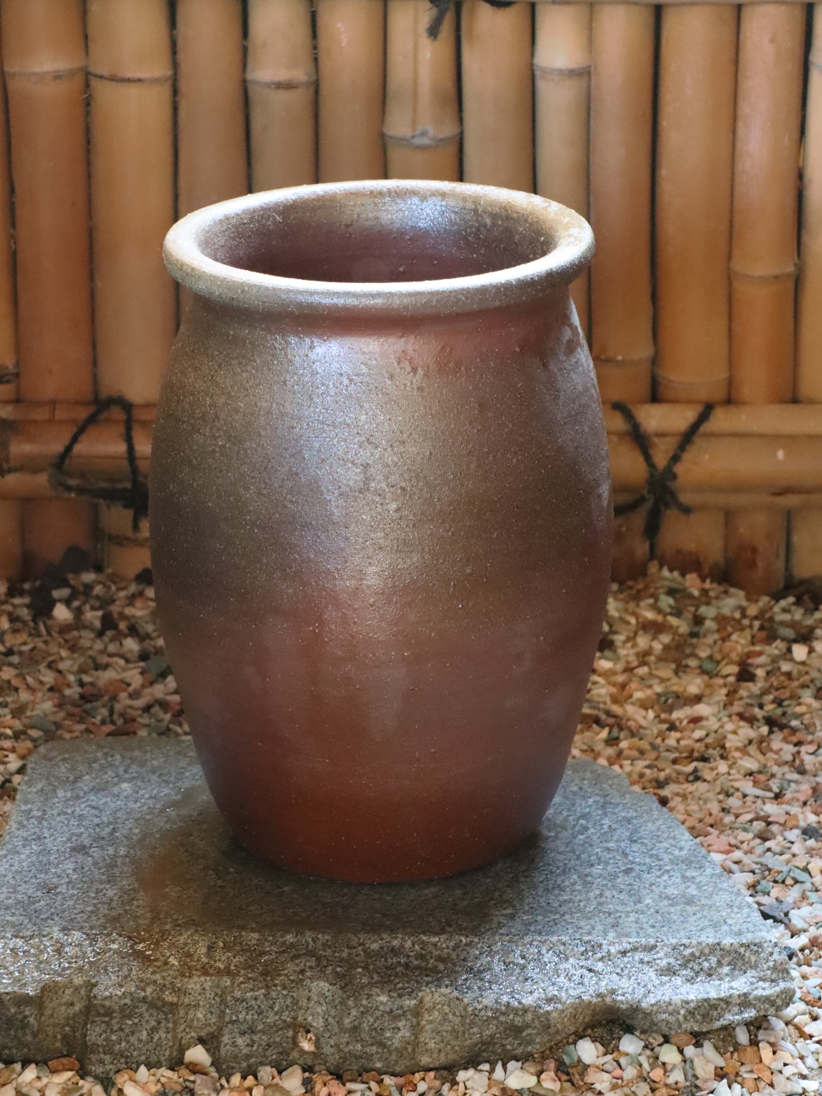 備前焼 花器 (傘立て) サイズ：縦30cm 横30cm 高さ41cm | 備前焼